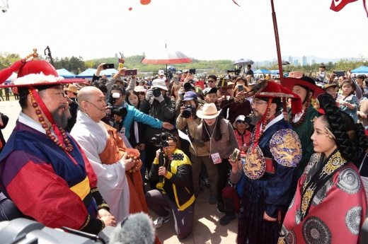 '조선의 봄' 만끽… 2019년 양주 회암사지 왕실축제 '북적'