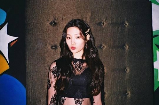 정채연, 백옥피부 돋보이는 시스루룩 '섹시美'
