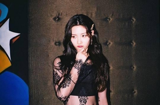 정채연, 백옥피부 돋보이는 시스루룩 '섹시美'