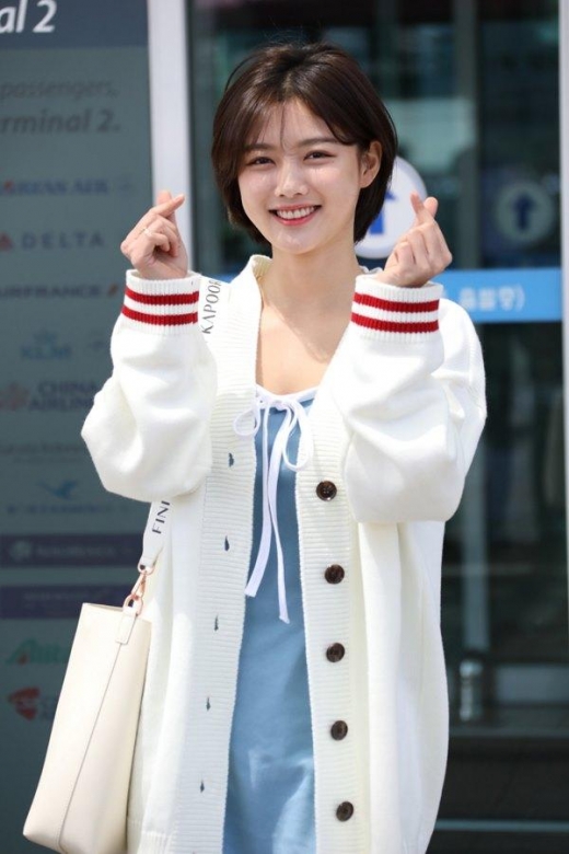 [★공항패션] 김유정, 러블리한 원피스룩… 