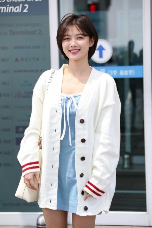 [★공항패션] 김유정, 러블리한 원피스룩… 