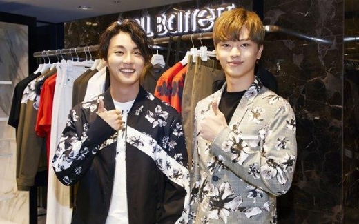 [★패션] 윤시윤 육성재, 플라워 패턴 활용 세련된 봄 패션