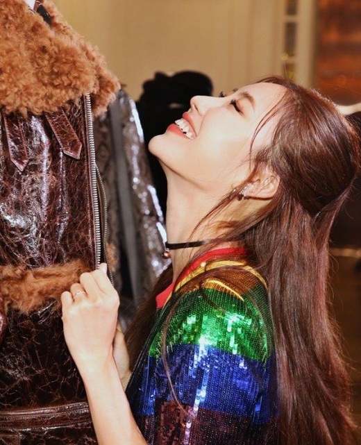 [★패션] 이사배, 패션감각 돋보이는 무지개빛 원피스룩