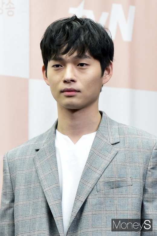 [머니S포토] 최낙타, 그윽한 눈빛