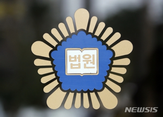 주유비를 내지 않고 차를 타고 도주하다가 순찰차를 들이받고 경찰관을 다치게 한 30대에게 징역형이 선고됐다. /사진=뉴시스