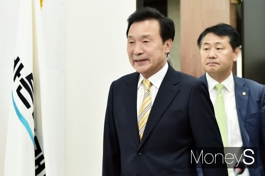 [머니S포토] 손학규-김관영 바른미래당 지도부 기자회견 개최