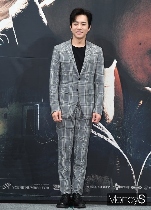 [머니S포토] '구해줘2' 김염민, 훈훈한 목사