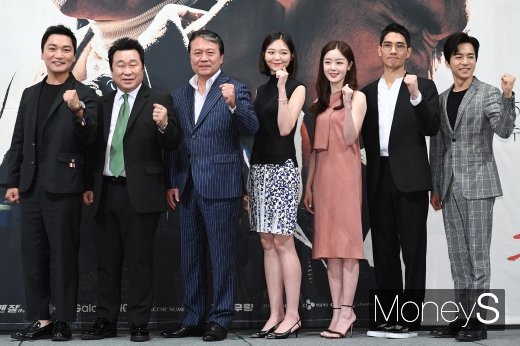 [머니S포토] 조재윤·임하룡·천호진·이솜·한선화·엄태구·김영민 '구해줘2 파이팅'