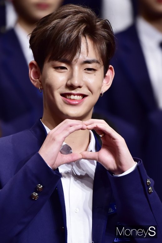 [머니S포토] 프로듀스X101 김동빈, 제마음 아시죠?