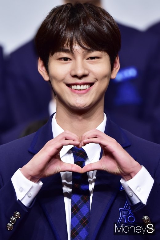 [머니S포토] 프로듀스X101 박선호, 입가에 걸린 미소 꽃