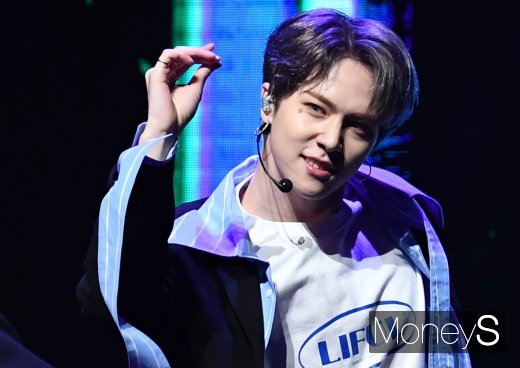 [머니S포토] 김동한 '섹시미 오케이~'