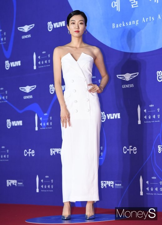 [머니S포토] '백상예술대상' 이주영, 모델 뺨치는 포즈