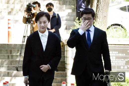 [머니S포토] 법원 출석한 한진가 이명희