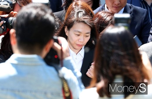 [머니S포토] 취재진에 둘러쌓인 조현아