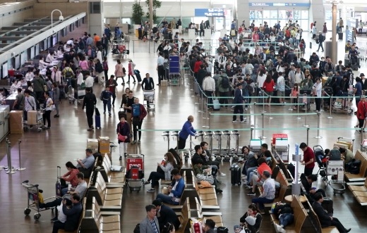 붐비는 인천국제공항 출국장. /사진=뉴스1 오장환 기자