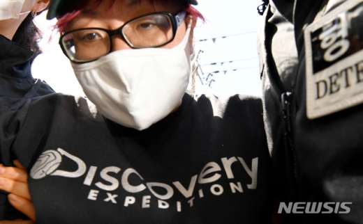 친모 영장기각. 의붓딸. 법원이 재혼한 남편과 공모해 친딸을 숨지게 한 혐의를 받는 친모에 대한 구속영장을 기각했다. /사진=뉴시스