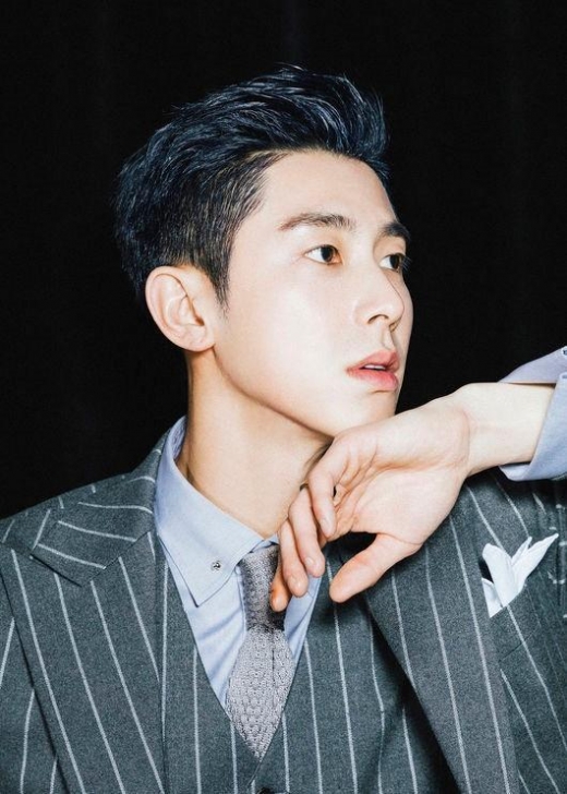 '열정 만수르' 유노윤호, 데뷔 16년만에 솔로앨범 발매
