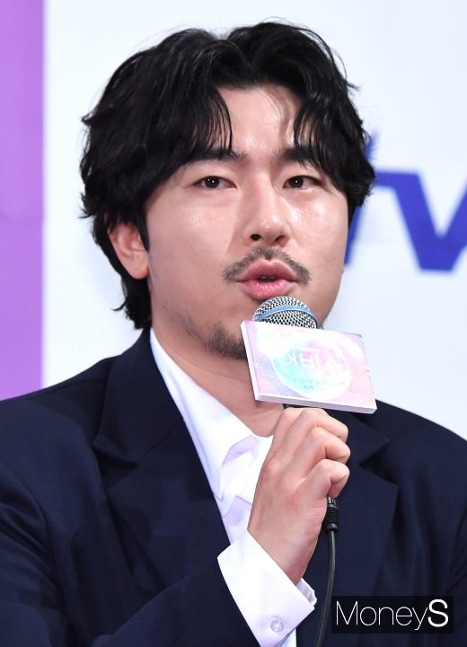 [머니S포토] 수염 기른 이시언, '어비스' 형사 느낌 