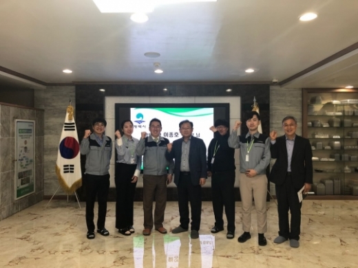 이종호 평택시 부시장이 중소기업 채용지원 사업에 참여한 우수 기업을 방문했다. / 사진제공=평택시