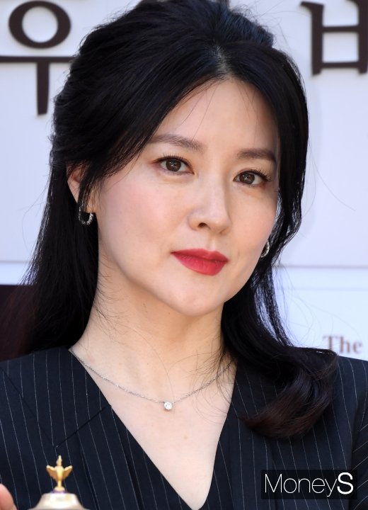 [머니S포토] 이영애, 클로즈업 해도 무결점 미모