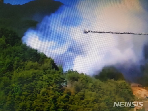 홍천 산불. 7일 오후 3시 38분쯤 강원 홍천군 서석면 풍암리 한 야산에서 원인을 알수 없는 화재가 발생했다. /사진=뉴시스