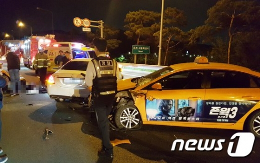 인천공항고속도로 사고. /사진=뉴스1(인천소방본부제공)