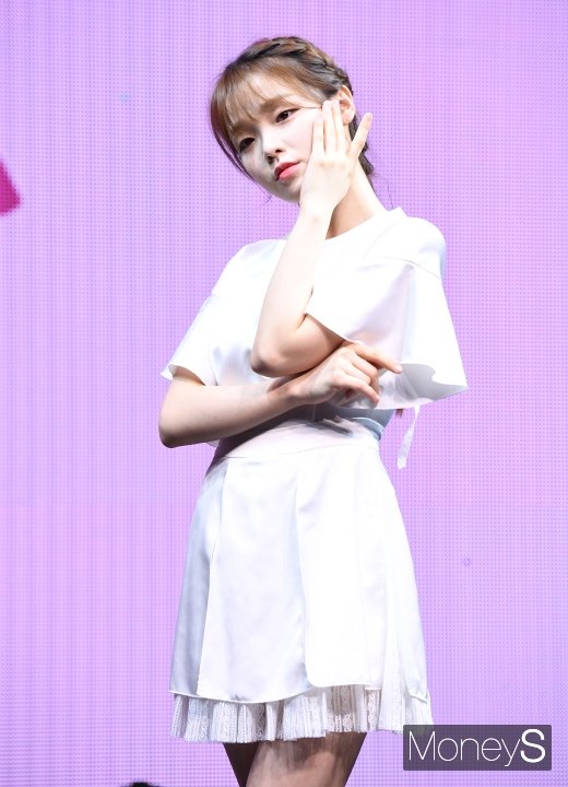[머니S포토] 오마이걸 승희, 아련한 눈빛