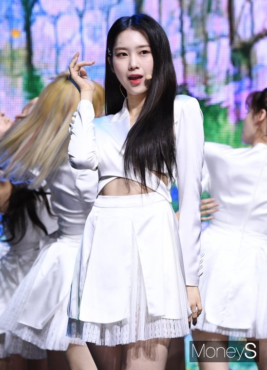 [머니S포토] 오마이걸 지호 '뚝뚝 떨어지는 청순미'