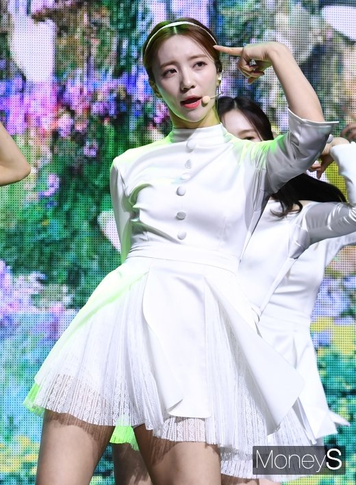 [머니S포토] 오마이걸 비니, 눈에 쏙 들어오는 미모