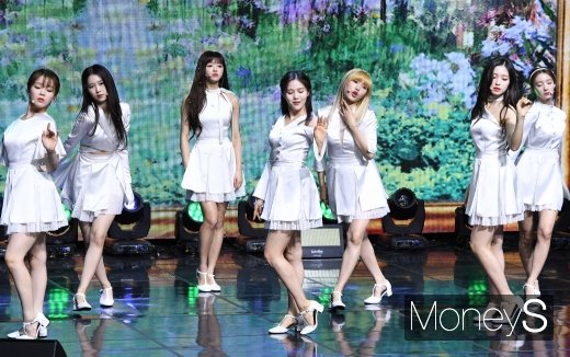 [머니S포토] 오마이걸, 4년만에 첫 정규앨범