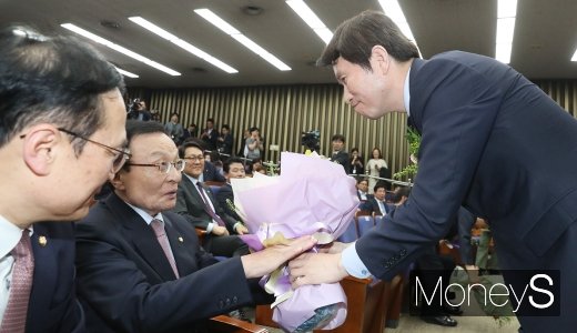 [머니S포토] 더불어민주당, 이해찬-이인영 투톱 체제 변환