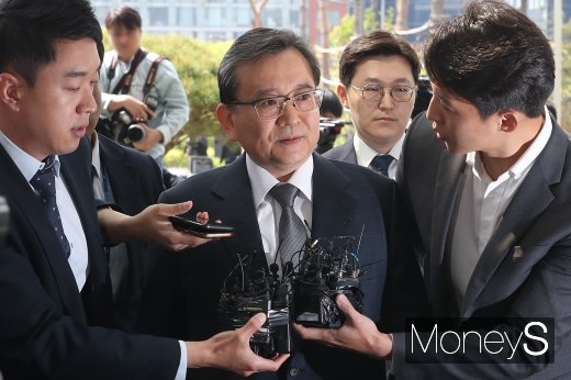 [머니S포토] 성범죄·뇌물수수 의혹  김학의, 