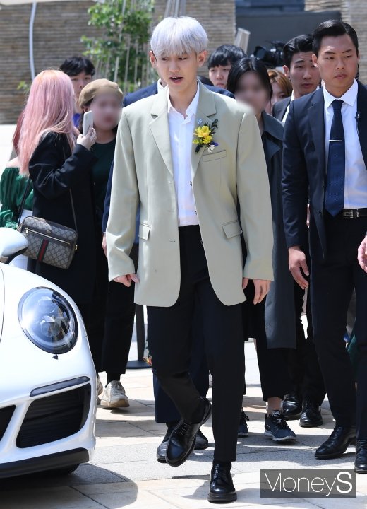[머니S포토] 엑소 찬열, 멀리서도 눈에 띄는 비주얼