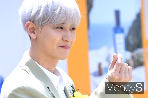 [머니S포토] 엑소 찬열 '설렘주의보 하트'