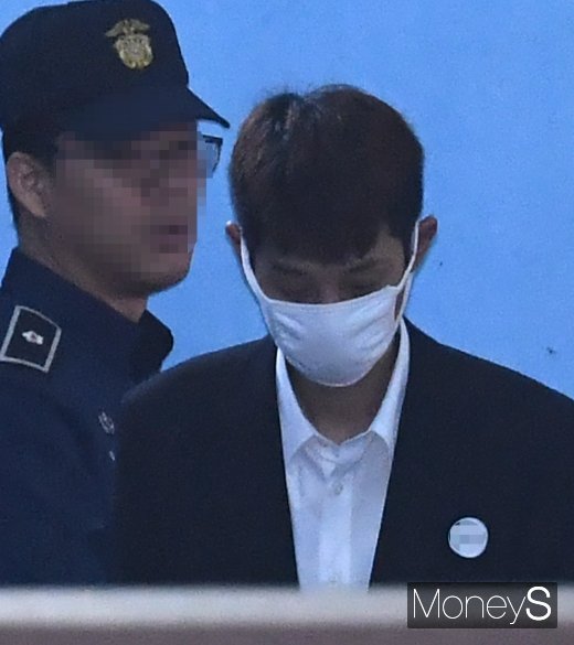 [머니S포토] '성관계 몰카' 정준영, 짧아진 머리카락