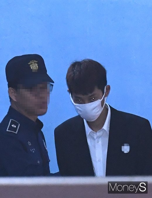 [머니S포토] 다시 구치소로 향하는 정준영