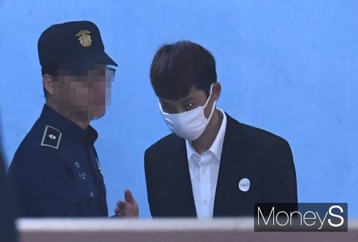 [머니S포토] '첫 재판 마친 정준영'