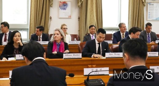 [머니S포토] 한자리에 모인 한미 워킹그룹 회의 관계자들
