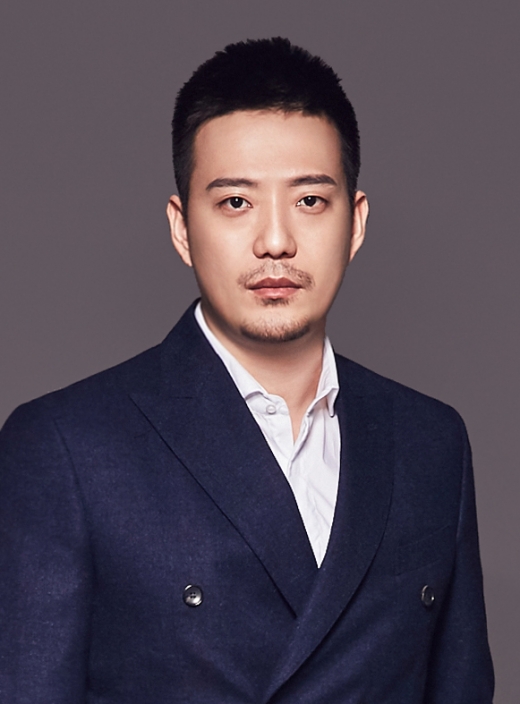 ©큐로홀딩스 매니지먼트