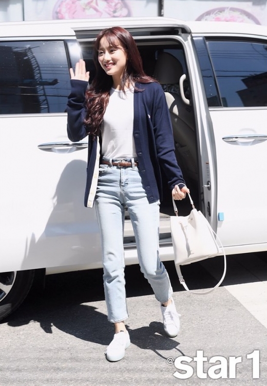 ©앳스타일(@star1)