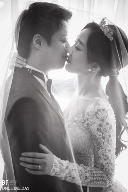 개그맨 홍훤의 웨딩화보. /사진=해피메리드컴퍼니
