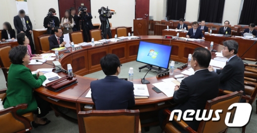 국회 정보위 