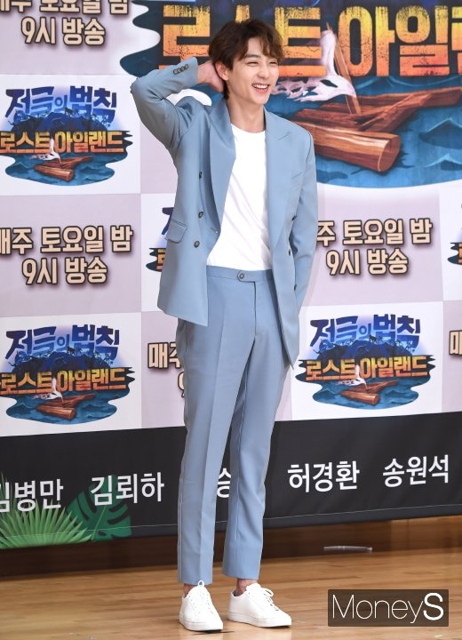 [머니S포토] 현우, 모델 뺨치는 비율