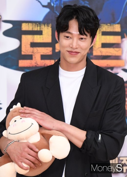 [머니S포토] 송원석 '여심 훔치는 눈빛'