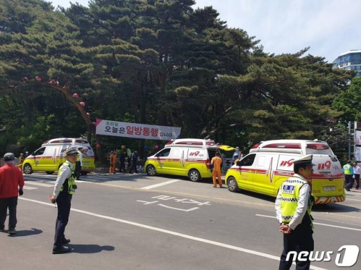 경남 양산 통도사 입구에서 승용차가 돌진해 1명이 숨지고 12명이 중경상을 입었다. /사진=뉴스1DB