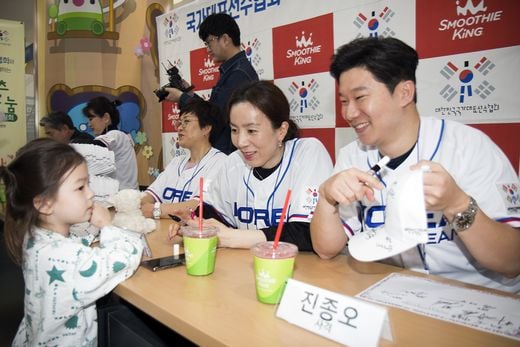 스무디킹, 국가대표선수협회와 소아암 환우 희망 나눔행사 펼쳐
