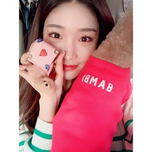 청하, 반려견 밤비와 닮은 키링 자랑