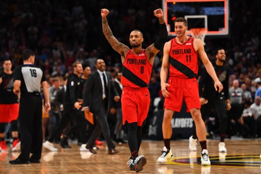 오는 15일(한국시간) 골든스테이트 워리어스와 2018-2019시즌 NBA 서부컨퍼런스 파이널 대결을 펼치는 포틀랜드 트레일 블레이저스의 가드 데미안 릴라드(왼쪽)가 자신감을 드러냈다. /사진=로이터