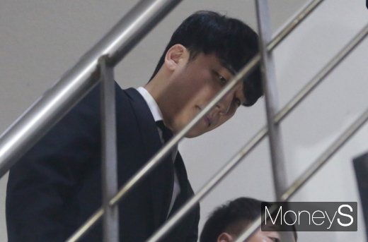 [머니S포토] 승리 '구속 여부 갈림길' 향해