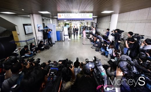 [머니S포토] 영장실질심사 앞둔 유인석 대표